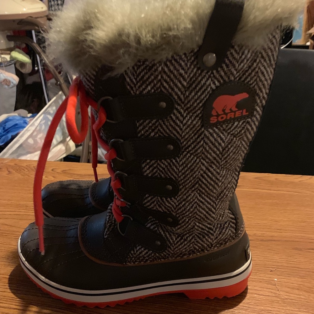 Brand New Sorel Boots Size 9